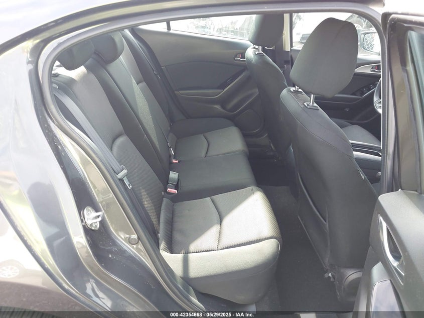 2017 MAZDA MAZDA3 SPORT - 3MZBN1U71HM138031