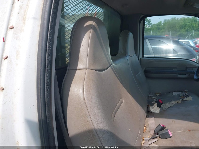 1999 Ford F-250 Lariat/Xl/Xlt VIN: 1FDNF21L1XEE51732 Lot: 42355444