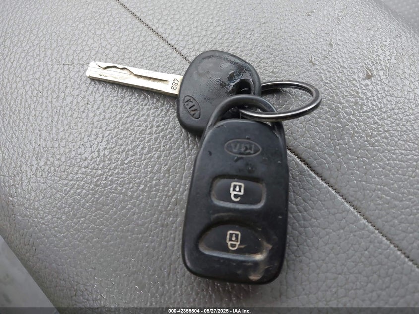 2011 Kia Sorento VIN: 5XYKTTA11BG167277 Lot: 42355504