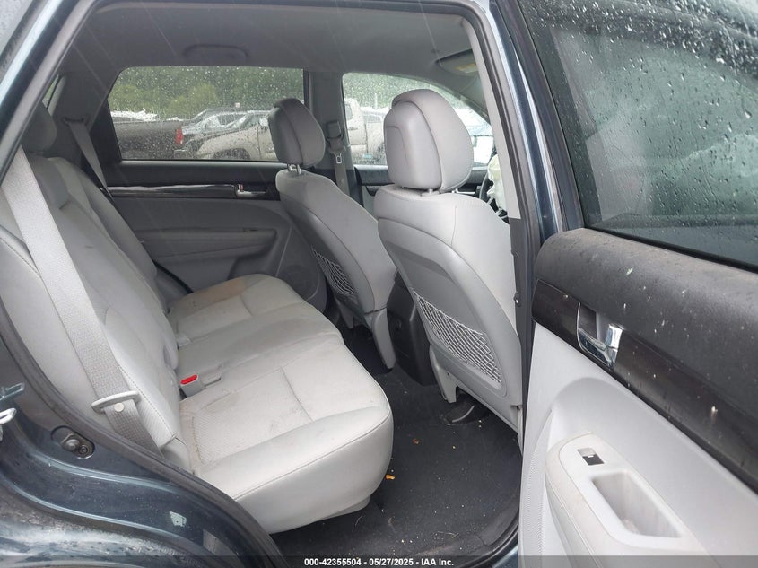 2011 Kia Sorento VIN: 5XYKTTA11BG167277 Lot: 42355504
