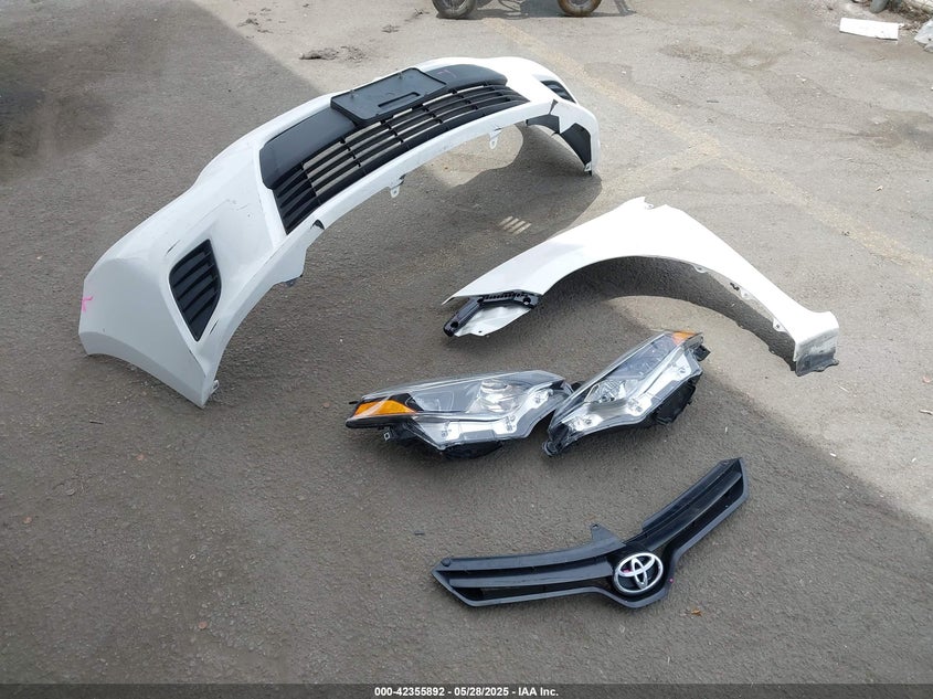 2015 TOYOTA COROLLA L - 5YFBURHE7FP304104