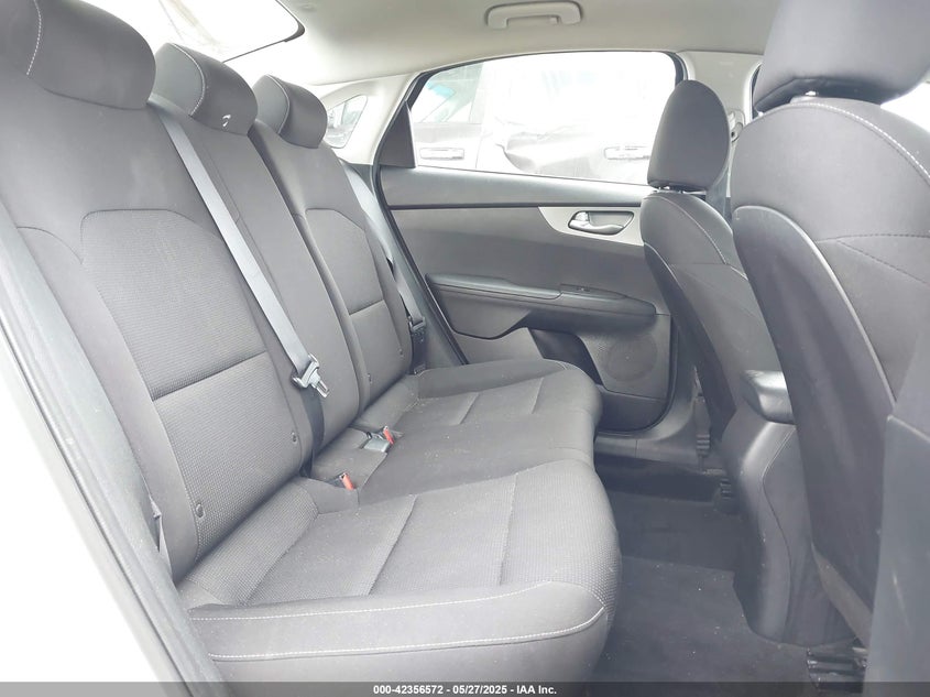 2021 KIA FORTE VIN: 3KPF24AD1ME375065
