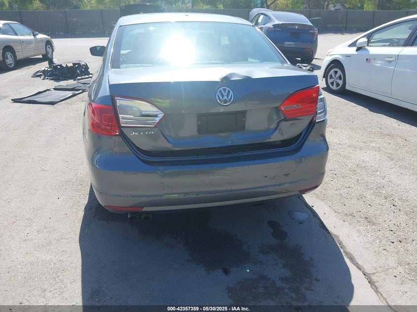 2014 VOLKSWAGEN JETTA 2.0L S - 3VW2K7AJ5EM238107