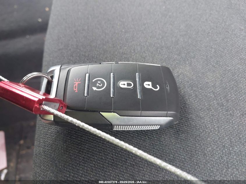 2025 Ram 1500 - 1C6RRFGG7SN711582