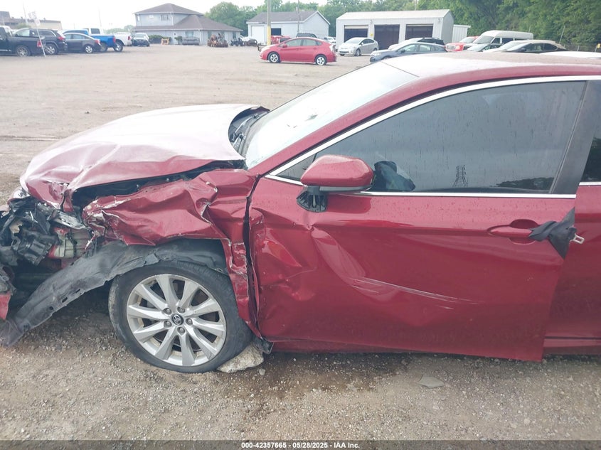 2018 TOYOTA CAMRY LE - 4T1B11HK0JU609743