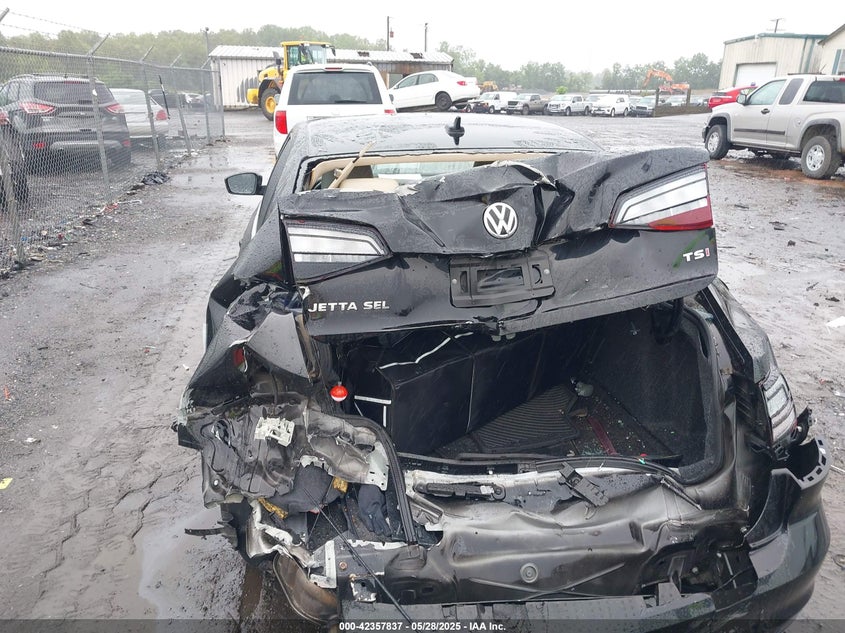 2016 VOLKSWAGEN JETTA 1.8T SEL - 3VWL07AJ1GM213086