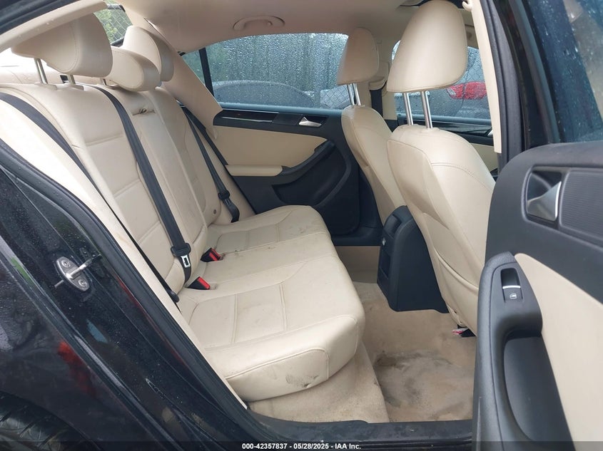 2016 VOLKSWAGEN JETTA 1.8T SEL - 3VWL07AJ1GM213086