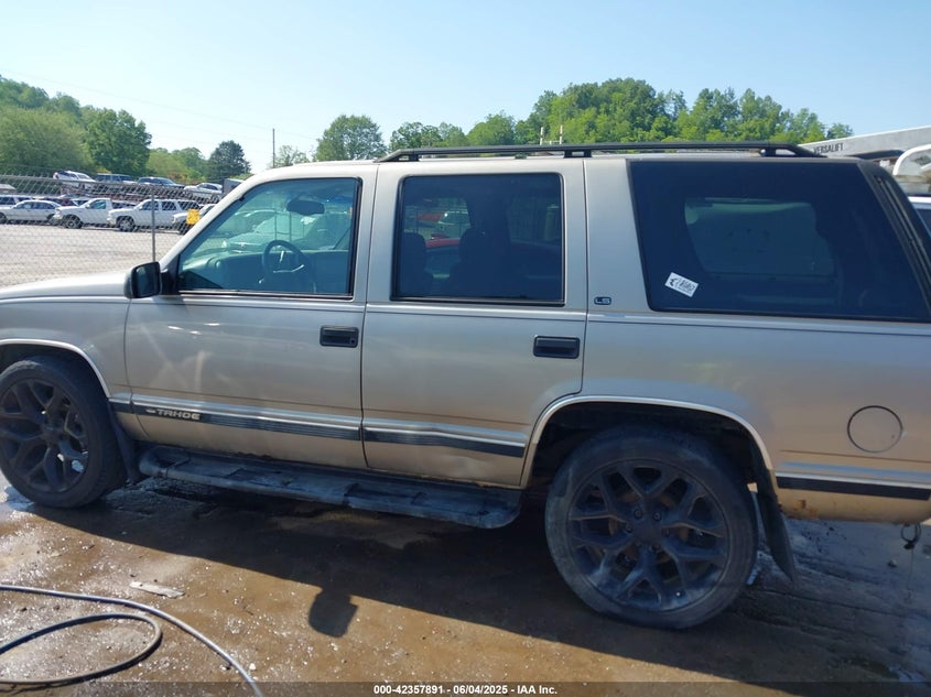 1999 Chevrolet Tahoe Ls VIN: 1GNEK13R1XJ485261 Lot: 42357891