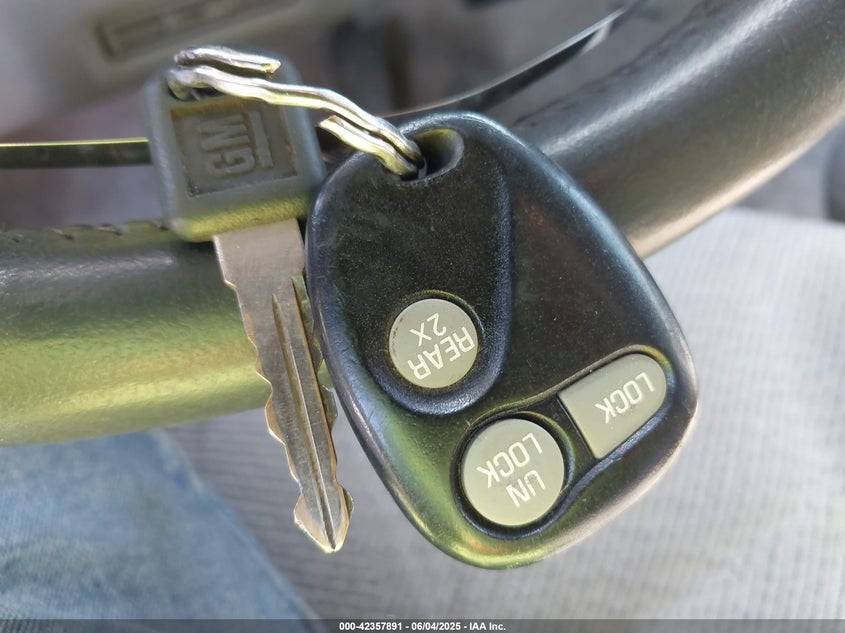 1999 Chevrolet Tahoe Ls VIN: 1GNEK13R1XJ485261 Lot: 42357891