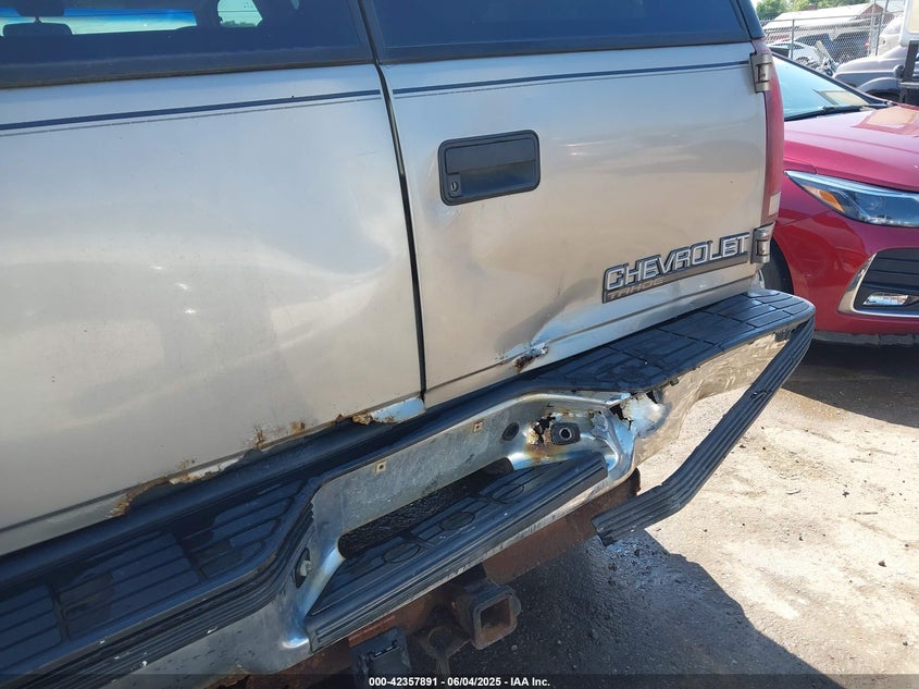 1999 Chevrolet Tahoe Ls VIN: 1GNEK13R1XJ485261 Lot: 42357891