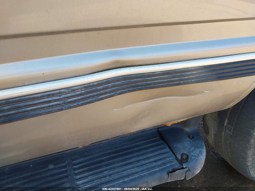 1999 Chevrolet Tahoe Ls VIN: 1GNEK13R1XJ485261 Lot: 42357891