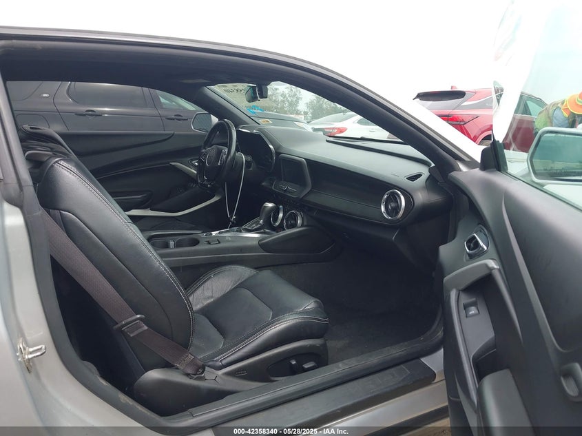2017 CHEVROLET CAMARO VIN: 1G1FB1RX8H0158262