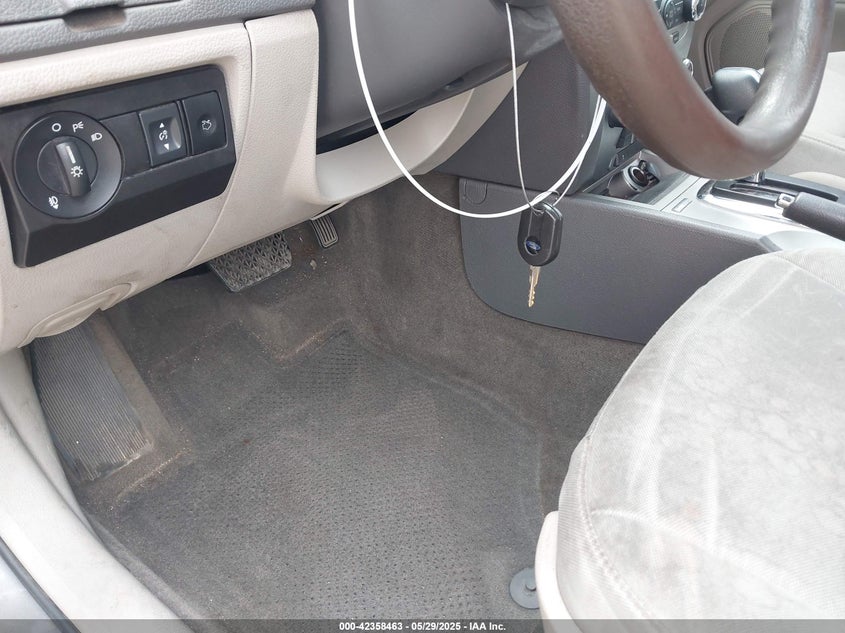 2010 FORD FUSION VIN: 3FAHP0HAXAR402448