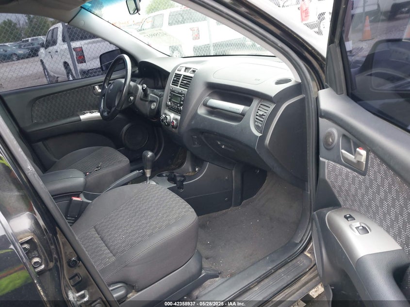 2007 KIA SPORTAGE VIN: KNDJE723477366079