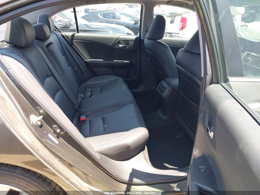 2013 HONDA ACCORD VIN: 1HGCR2F84DA105444