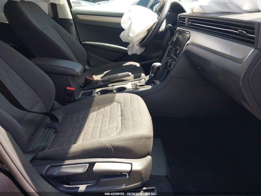 2021 VOLKSWAGEN PASSAT VIN: 1VWAA7A31MC005888