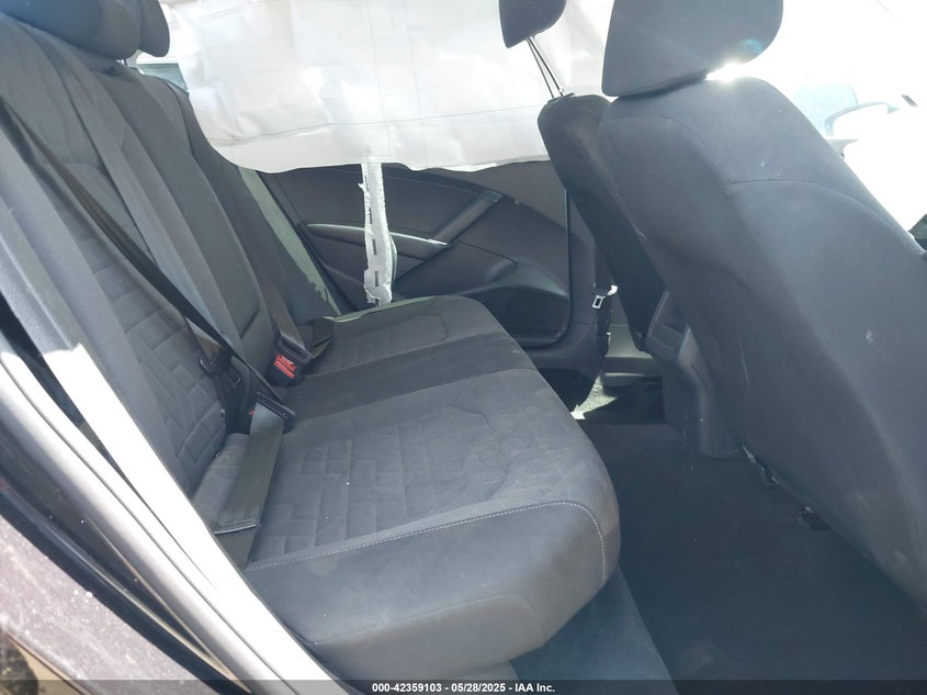 2021 VOLKSWAGEN PASSAT VIN: 1VWAA7A31MC005888