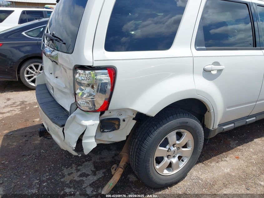 2011 FORD ESCAPE VIN: 1FMCU0EGXBKA27247