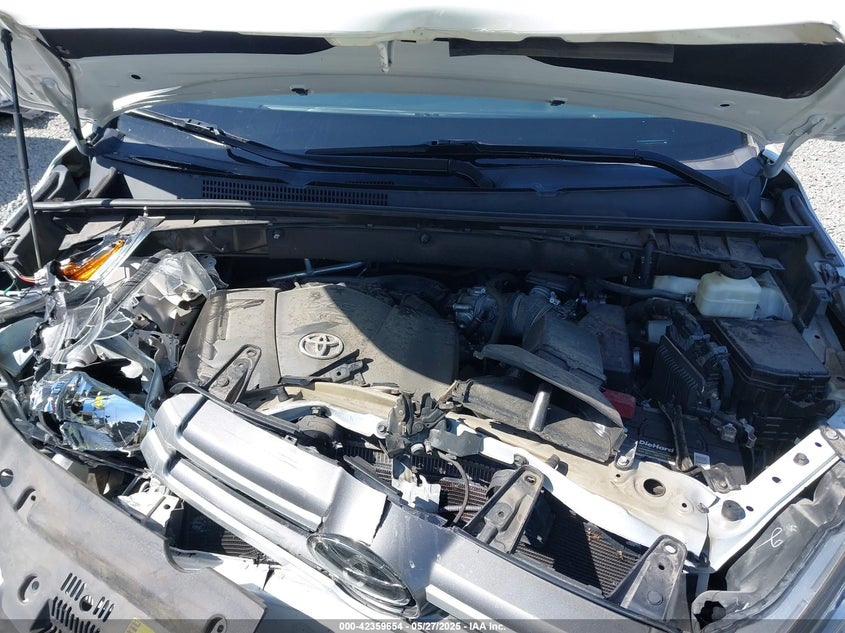 VIN 5TDJZRFH8HS427544 2017 TOYOTA HIGHLANDER XLE