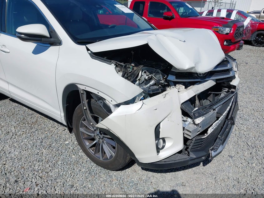 VIN 5TDJZRFH8HS427544 2017 TOYOTA HIGHLANDER XLE
