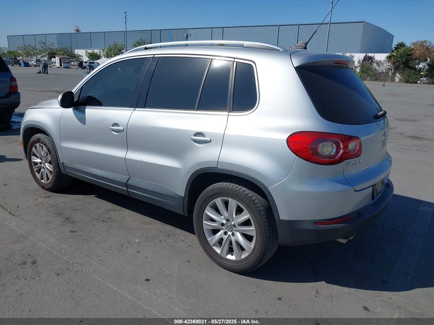 2009 VOLKSWAGEN TIGUAN VIN: WVGAV75N09W500829