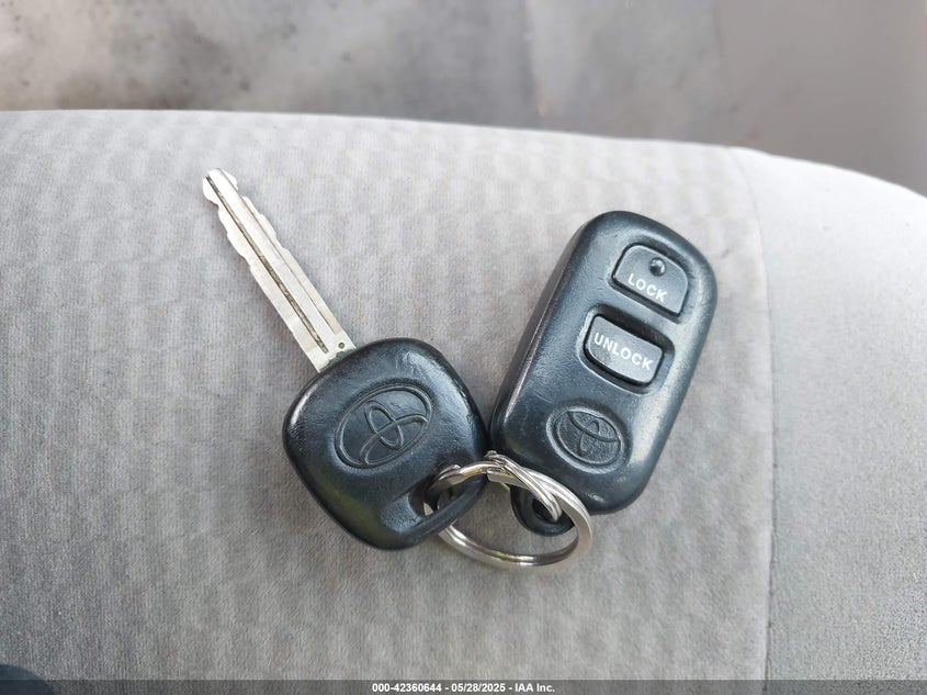 2007 TOYOTA COROLLA VIN: 2T1BR32E87C813644