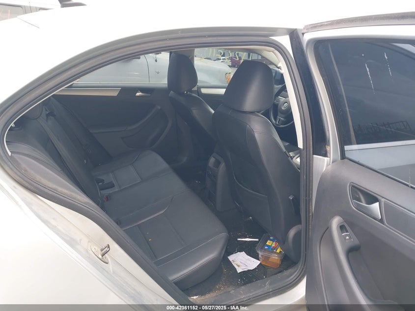 2014 VOLKSWAGEN JETTA VIN: 3VWD17AJ8EM314253