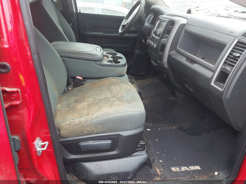 2016 RAM 1500 VIN: 3C6RR6KT3GG135929