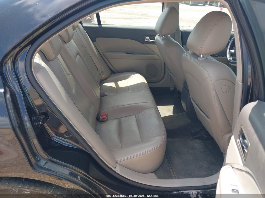 2010 FORD FUSION VIN: 3FAHP0JA2AR399992