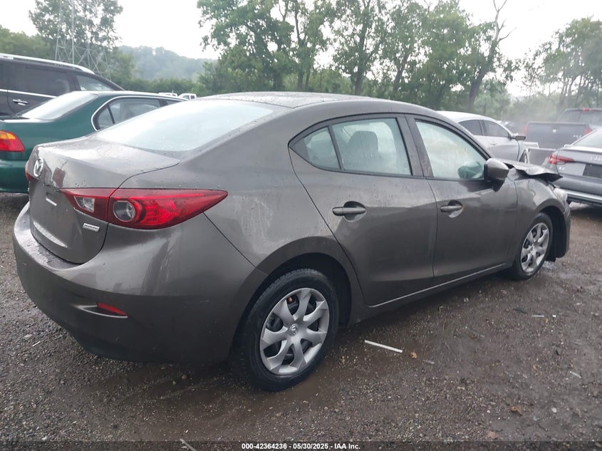 2015 MAZDA MAZDA3 auction photo 4