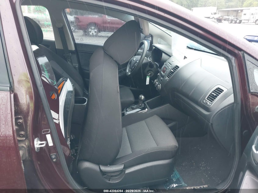 2017 KIA FORTE VIN: 3KPFK4A73HE014338