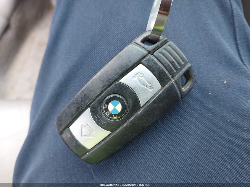 2010 BMW 328 VIN: WBAPH7G55ANM52805