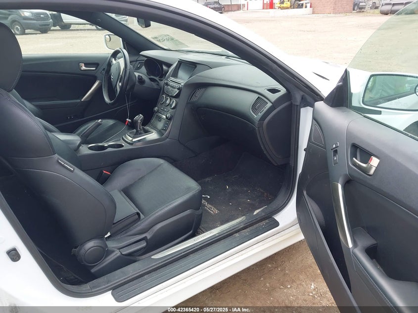 2014 HYUNDAI GENESIS VIN: KMHHU6KJ6EU113561