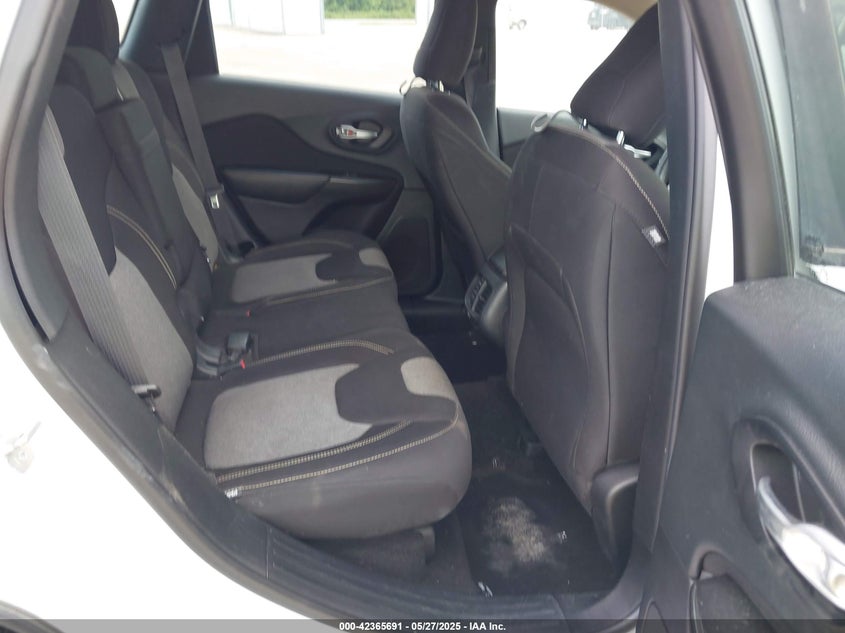2014 JEEP CHEROKEE VIN: 1C4PJLAB3EW228379