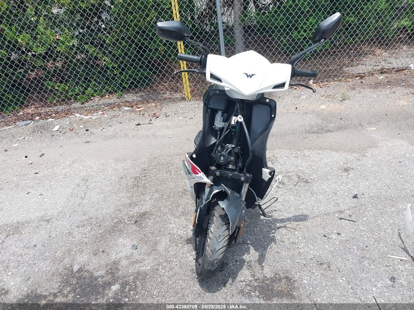 VIN L5YACBAL5P1129140 2023 ZHNG 49CC SCOOTER