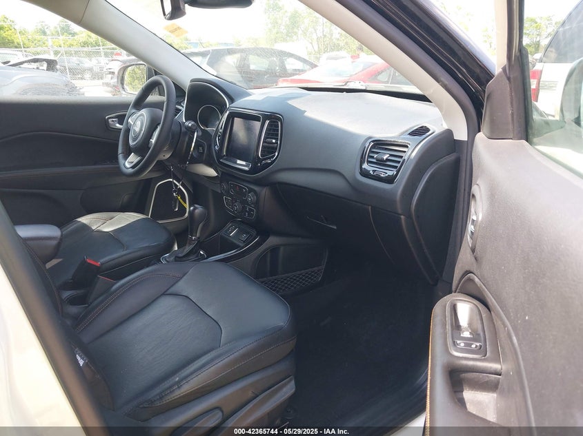 2019 JEEP COMPASS VIN: 3C4NJCCB4KT743865