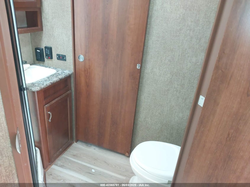 2015 FORE STRIVER AV VIN: 5ZT2AVXB4FB905976