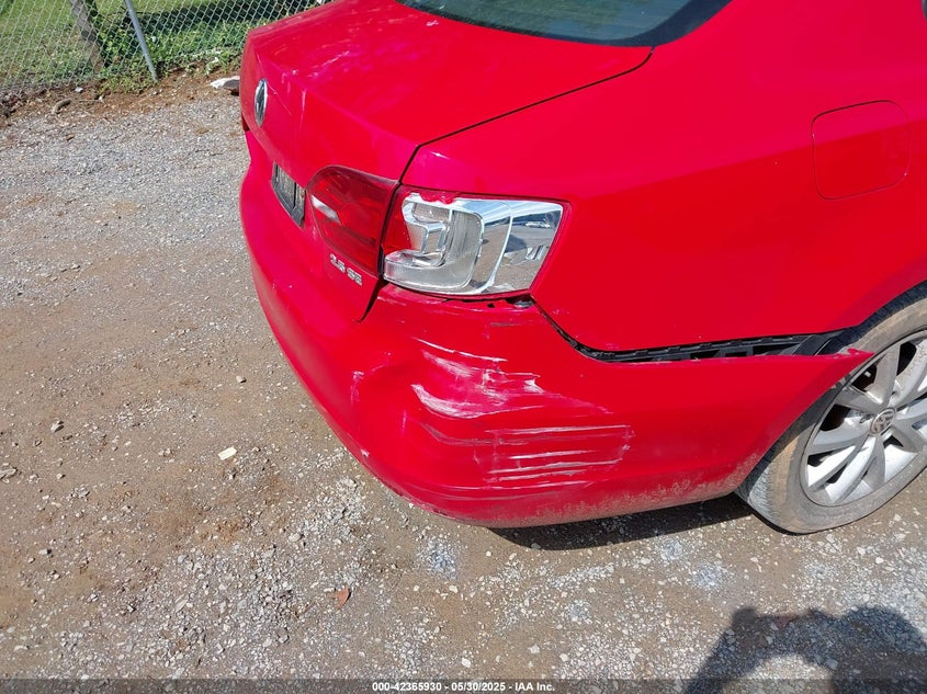 2013 VOLKSWAGEN JETTA 2.5L SE - 3VWDP7AJ6DM211202