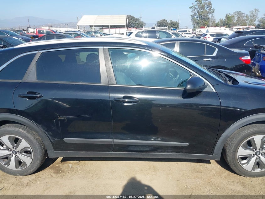VIN KNDCB3LC0J5147034 2018 KIA NIRO LX