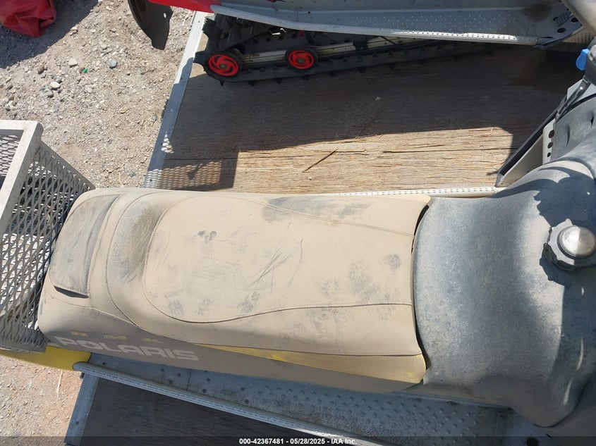 2004 Polaris Snowmobile VIN: SN1NK6ES04C428861 Lot: 42367481