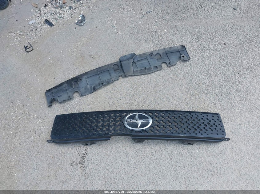 2009 SCION XB VIN: JTLKE50E491062483