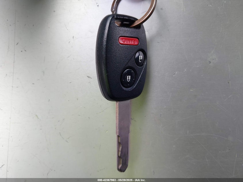 2013 HONDA FIT VIN: JHMGE8H3XDC027464