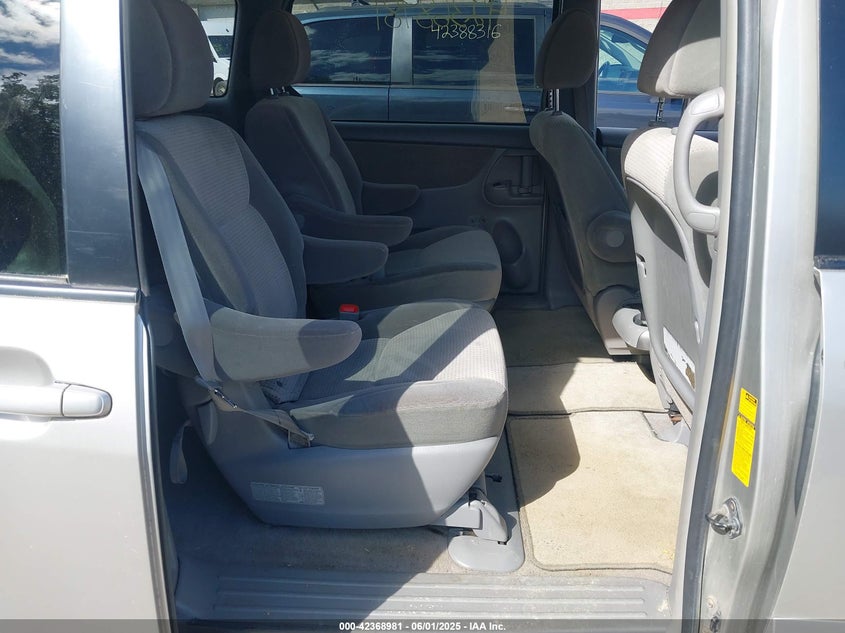 2009 TOYOTA SIENNA VIN: 5TDZK23C89S228230