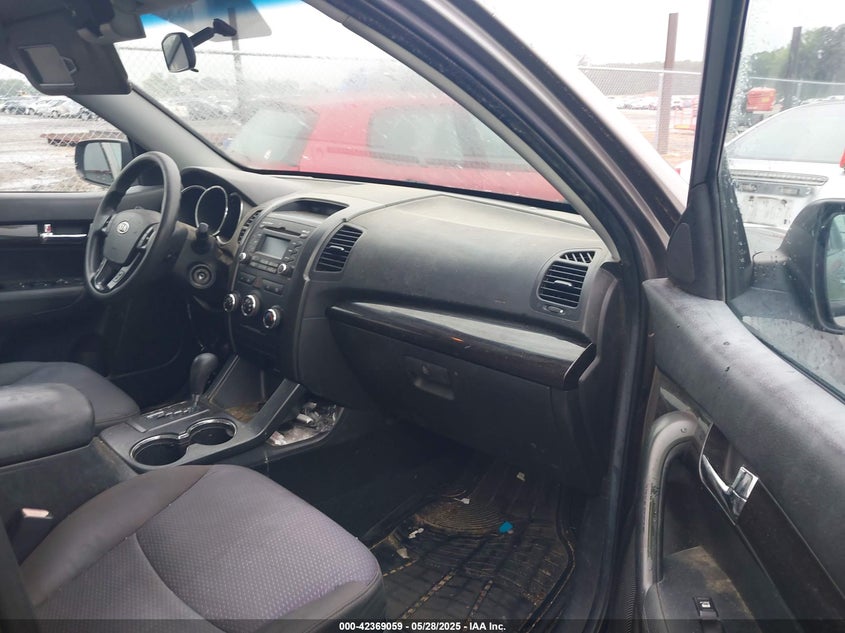 2011 KIA SORENTO VIN: 5XYKT4A20BG066746