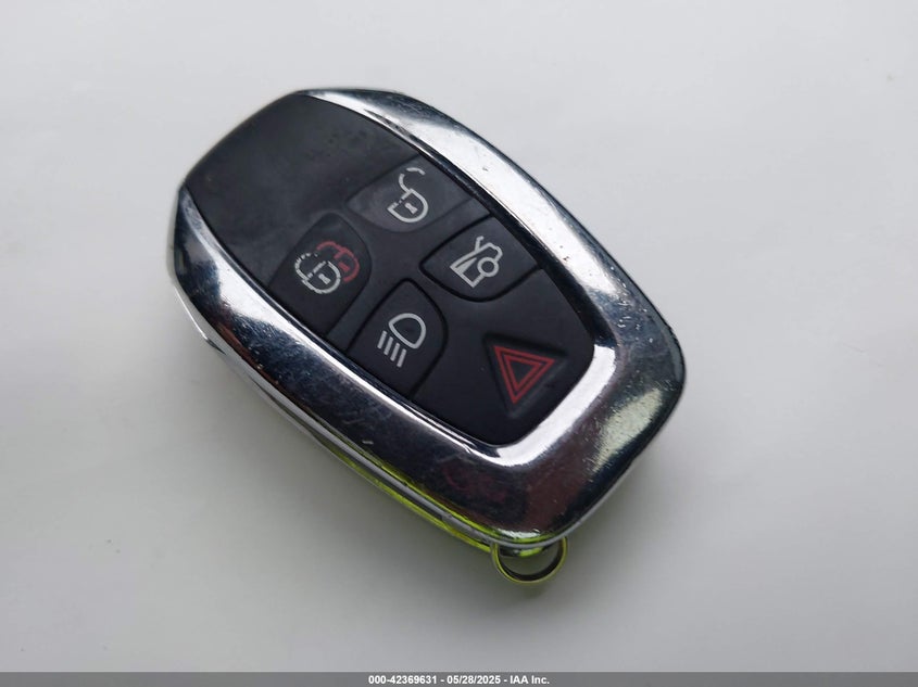 2012 JAGUAR XJ VIN: SAJWA2GB5CLV30883