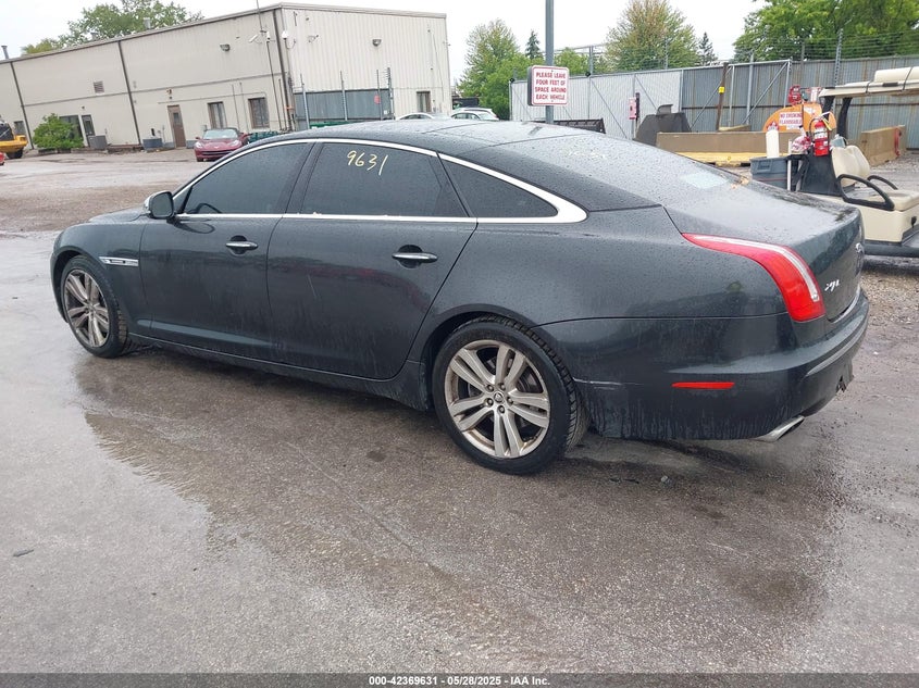 2012 JAGUAR XJ VIN: SAJWA2GB5CLV30883