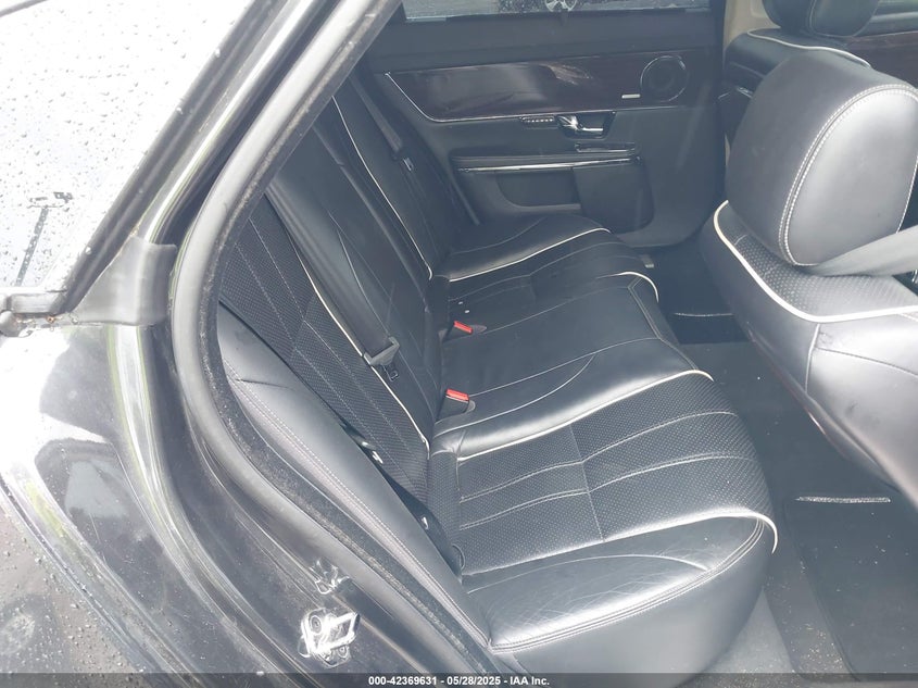 2012 JAGUAR XJ VIN: SAJWA2GB5CLV30883