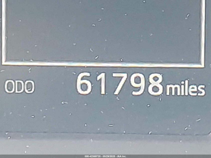 2018 TOYOTA RAV4 VIN: 2T3RFREV2JW839921