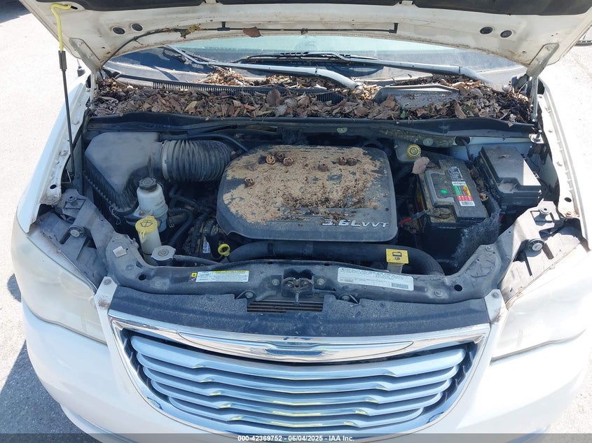 2012 CHRYSLER TOWN & COUNTRY VIN: 2C4RC1CG9CR144055