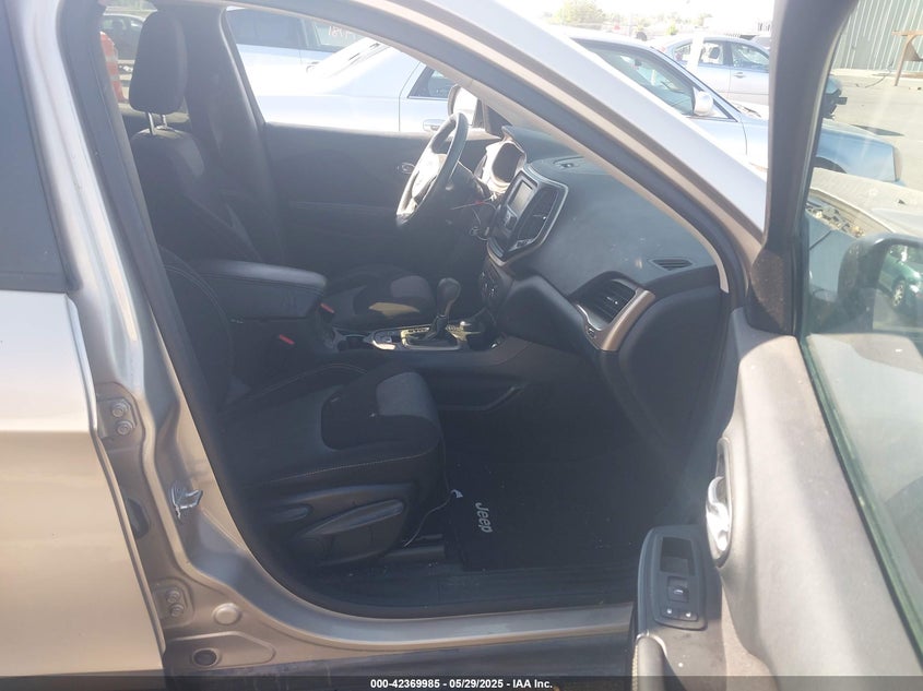 2015 JEEP CHEROKEE SPORT 1C4PJMAB9FW520075